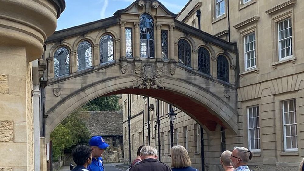 Shared | Oxford Uni Walking Tour w/opt Christ Church Entry