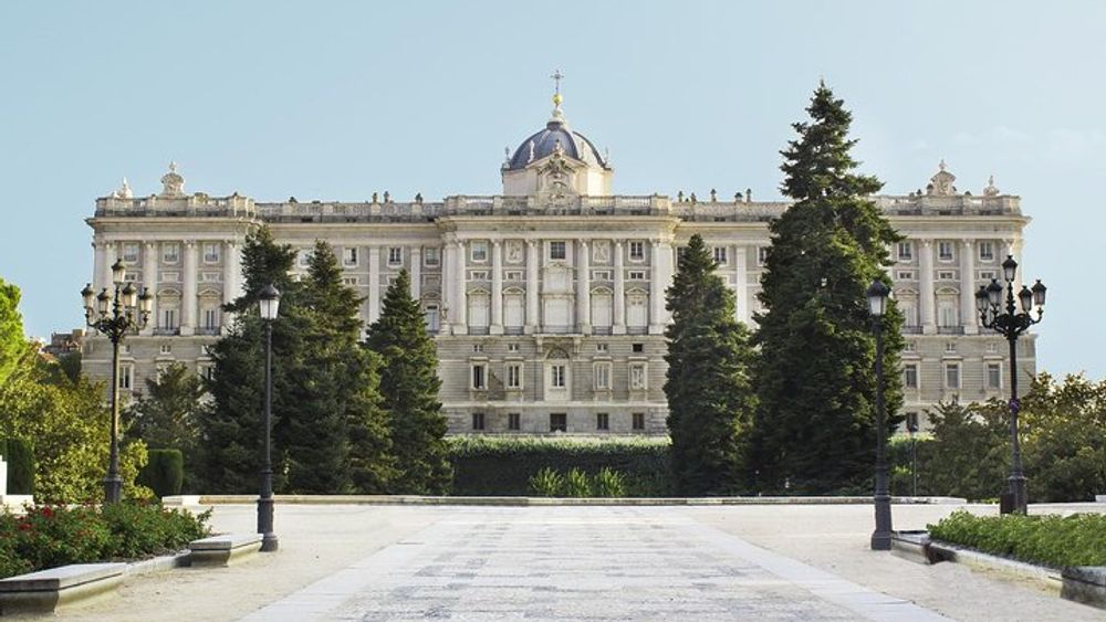 Skip-the-line Madrid Royal Palace and Tapas Experience