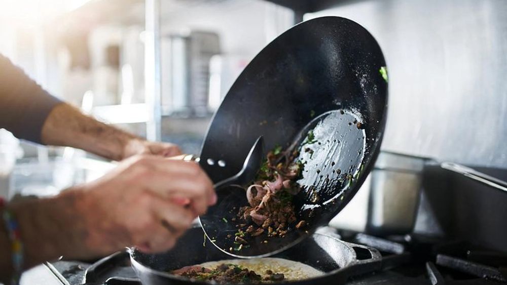 Pune: Traditional Cooking Classes & Dinner with Chef Family