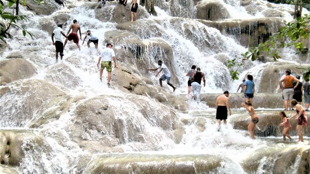 Lucea to the Blue Hole & Dunn’s River Falls Round-Trip Tour
