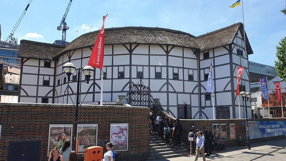 London Booze, Brothels & The Bard Walking Tour