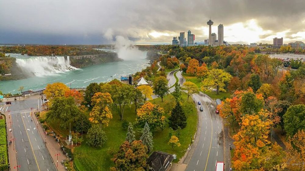 Toronto Full-Day Niagara Falls with Boat and Lunch Option