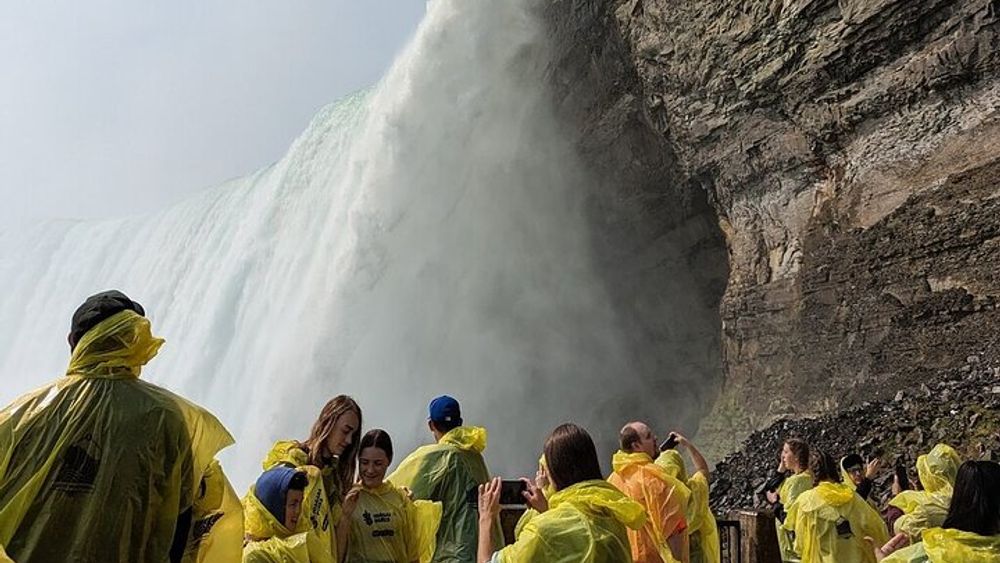 Best of Niagara Falls Tour: Journey Behind Falls & Boat