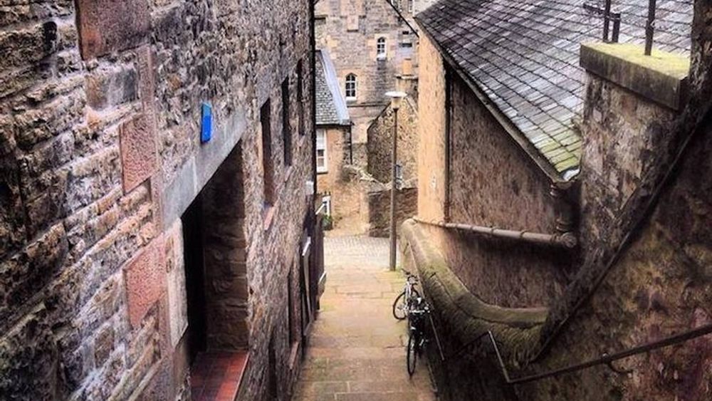 Edinburgh: Small-Group Secret City Walking Tour