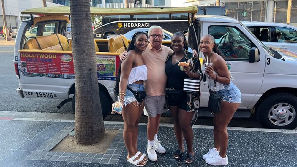 2-Hour Shared Celebrities Home Tours in Hollywood
