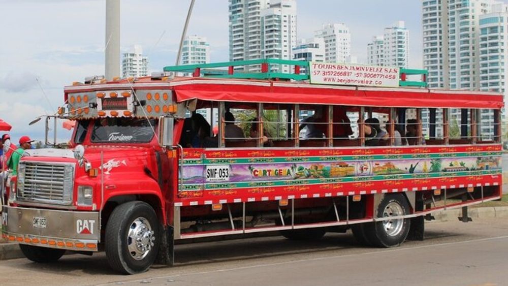 city tours in chiva cultural cartagena