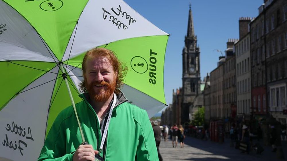 Old Town Walking Tour History and Tales in Edinburgh