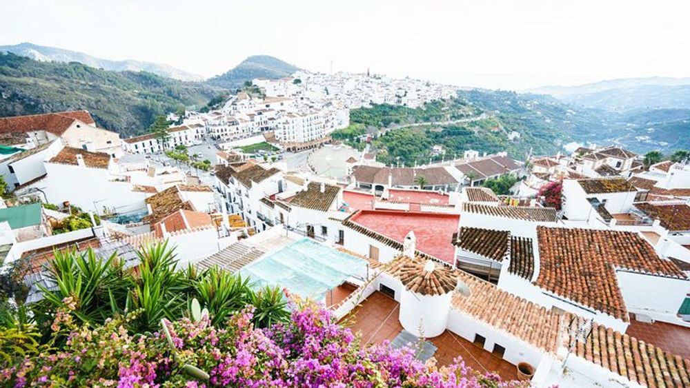 Skip-the-Line Nerja Caves and Frigiliana Day Trip