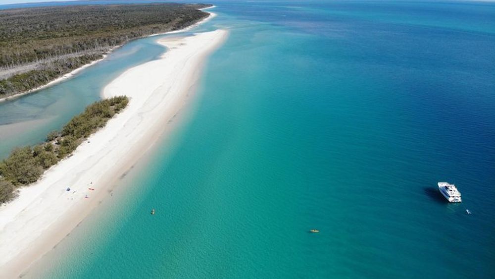 Hervey Bay to Fraser Island Cruise with BBQ Lunch and Kayaking