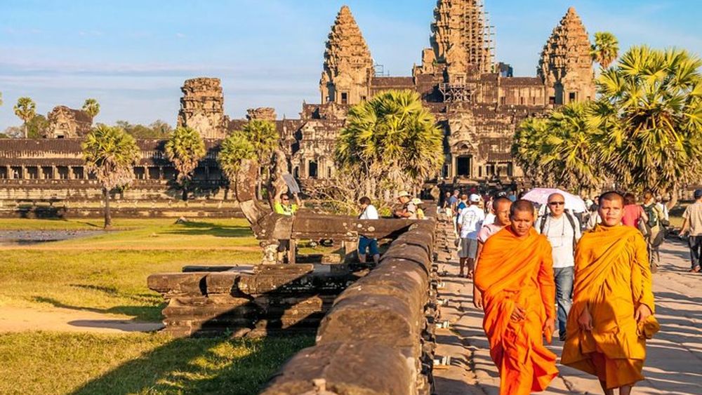 Join Group Tour Angkor Wat Small Group Full Day