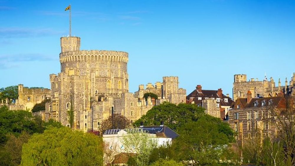 London to Stonehenge, Windsor Castle and Bath with Entry Fees