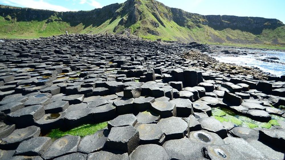 Guided Day Tour: Giant's Causeway from Belfast