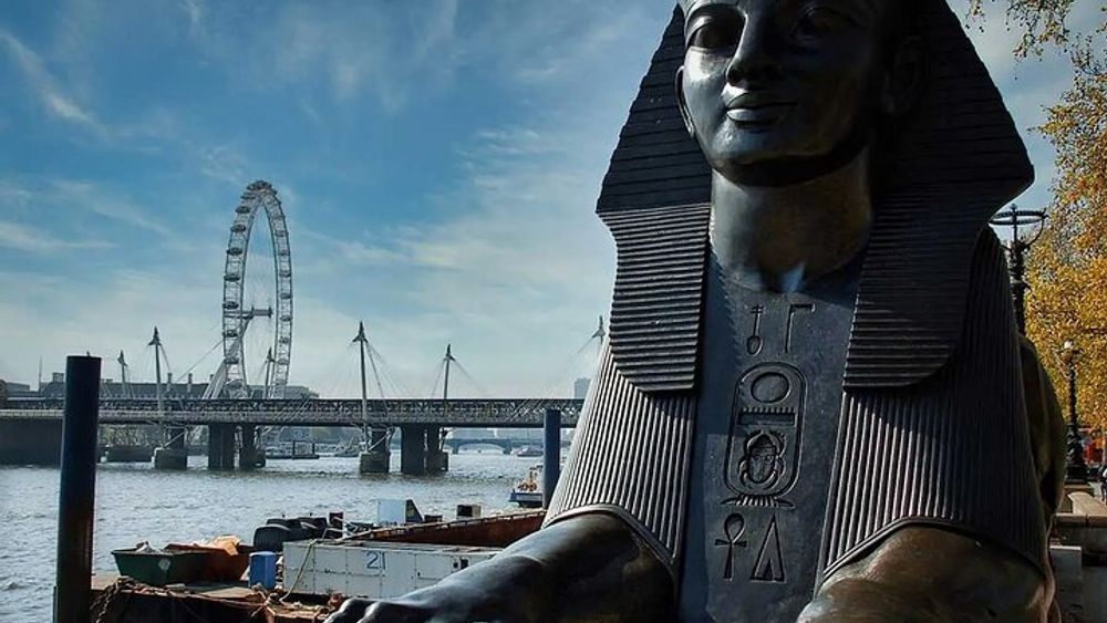 London: City of Dragons Walking Tour