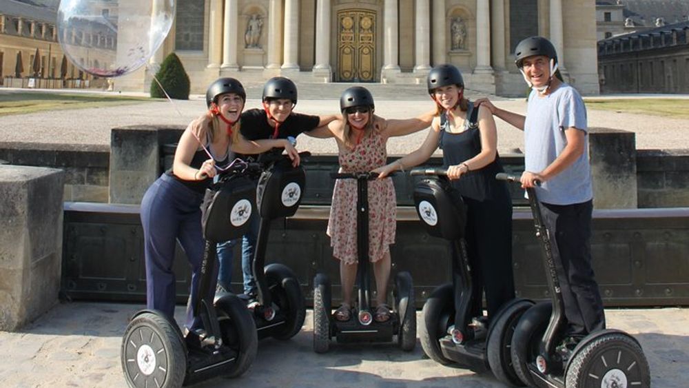 Paris Highlights Segway Tour: Eiffel Tower, Louvre