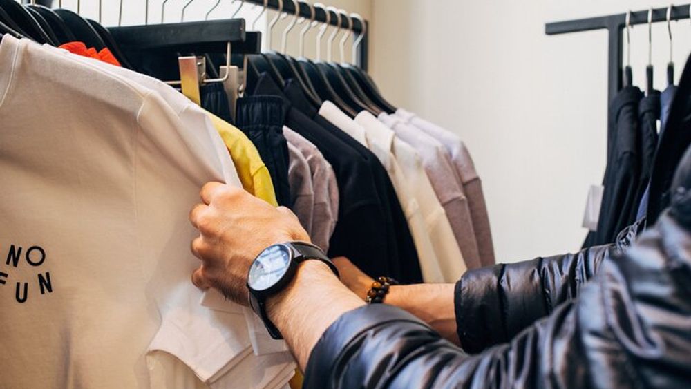 Paris Shopping Spree & Walking Tour with a Local Guide