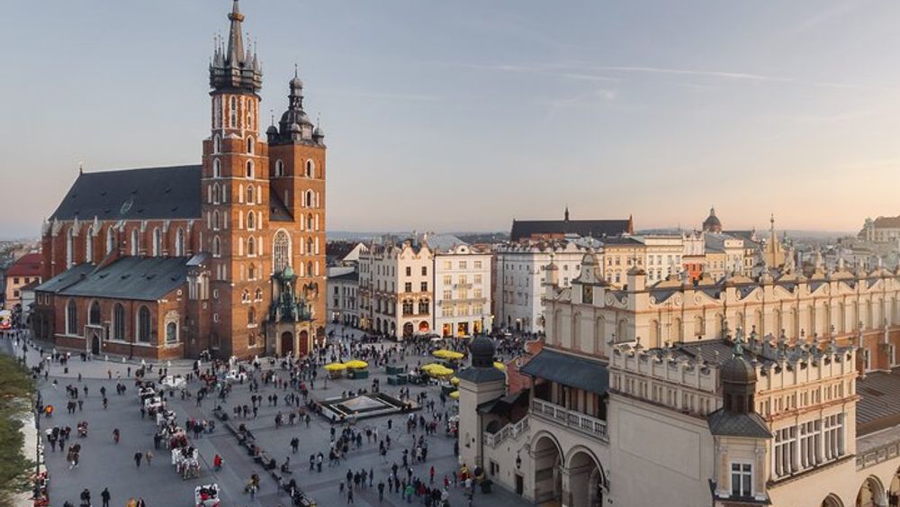 Krakow Old Town, Castle & Jewish Quarter Tour