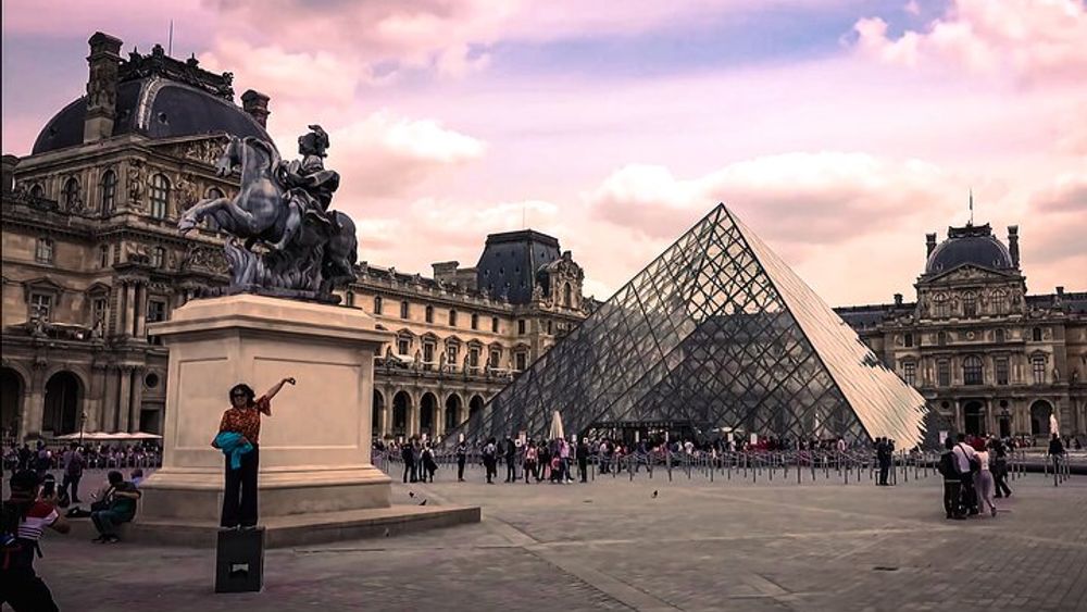 The Ultimate Louvre Experience (Payable Options: Breakfast and Boat Cruise)