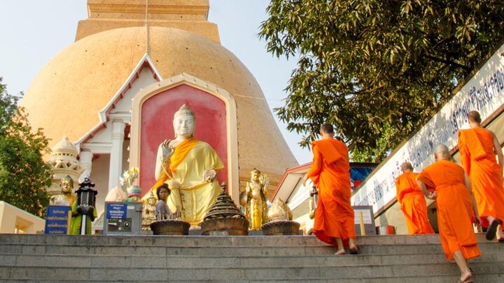 Maeklong Railway and Floating Markets with Great Pagoda Temple