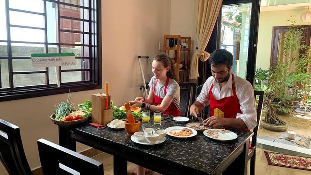 Cooking with Jolie in Hoi An and Lantern making class (JHA4)