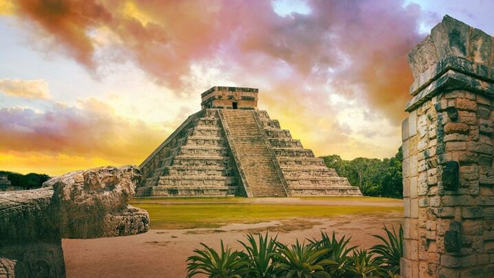 Chichen Itza - Cenote and Valladolid