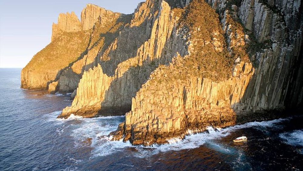 Tasman Island Cruises Day Tour from Hobart