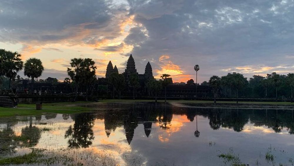 Angkor Wat Sunrise and Tonle Sap Cruise Sunset Tour