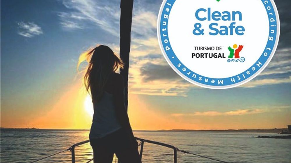 Lisbon Small-Group Sunset and Wine Sailing Tour