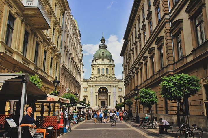 Private Jewish Heritage Tour of Budapest with Local Expert