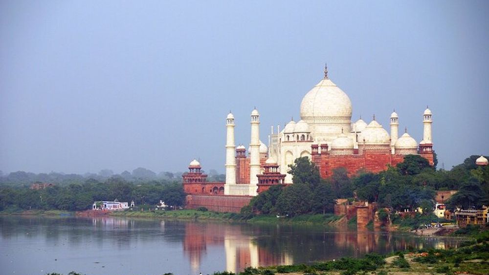 All Inclusive Taj Mahal & Agra Tour by Superfast Train From Delhi