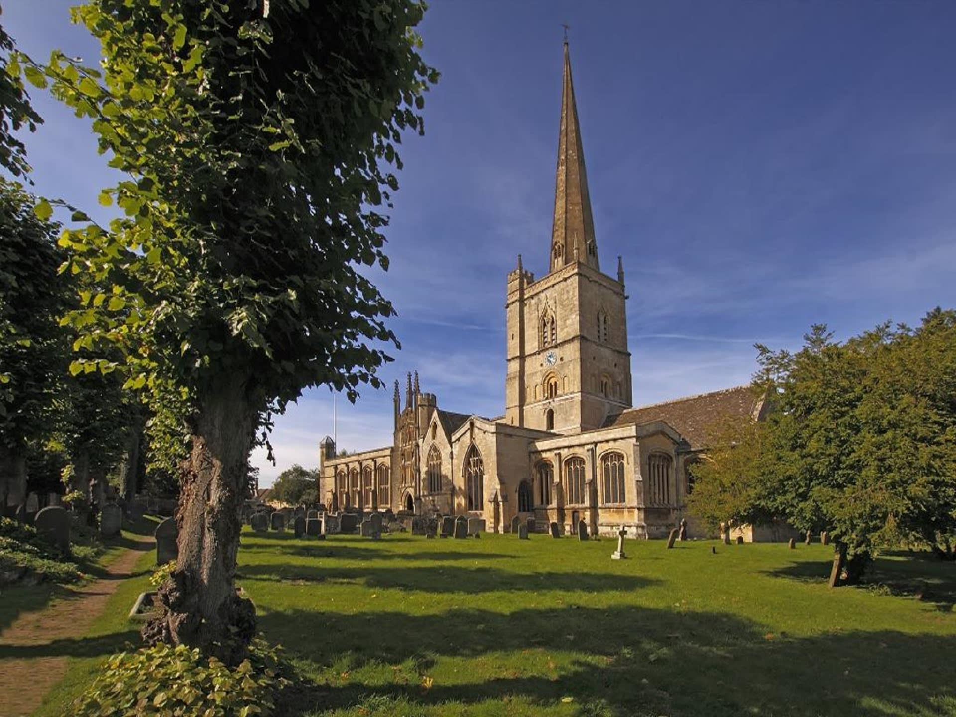 Oxford and Traditional Cotswold Villages Small Group Tour