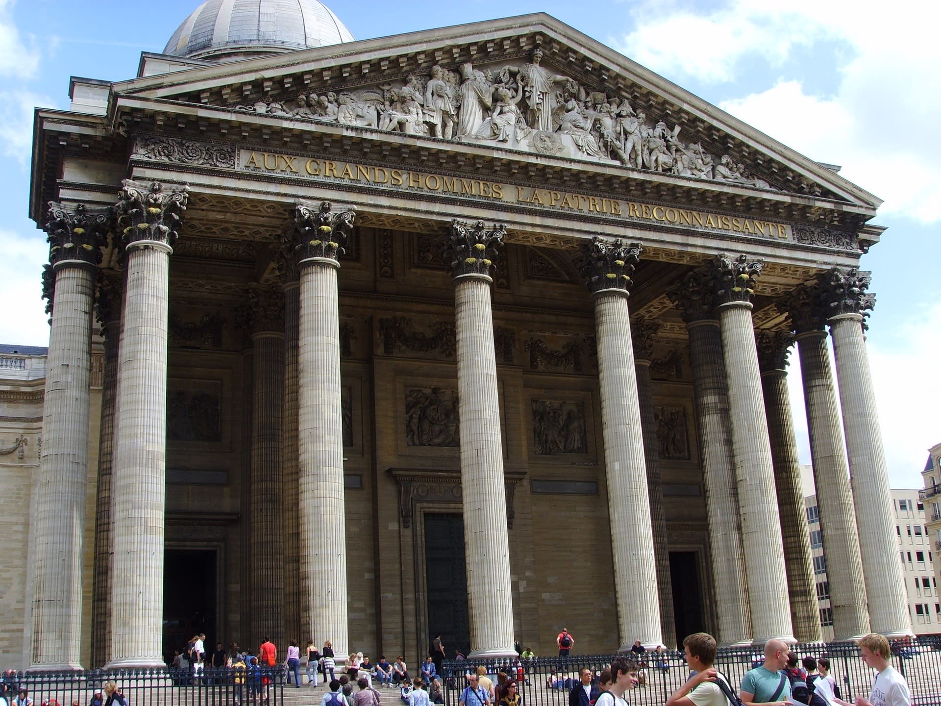 Private Paris Latin Quarter with Notre Dame Cathedral Walking Tour