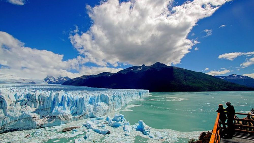 Full-Day Tour to the Perito Moreno Glacier with optional Boat Safari