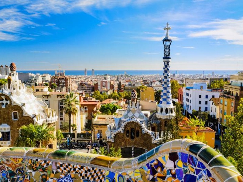 Skip the Line Park Guell Guided Walking Tour
