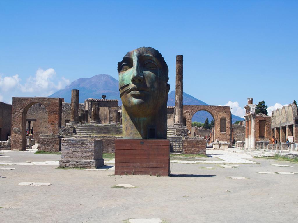 Pompeii on your own