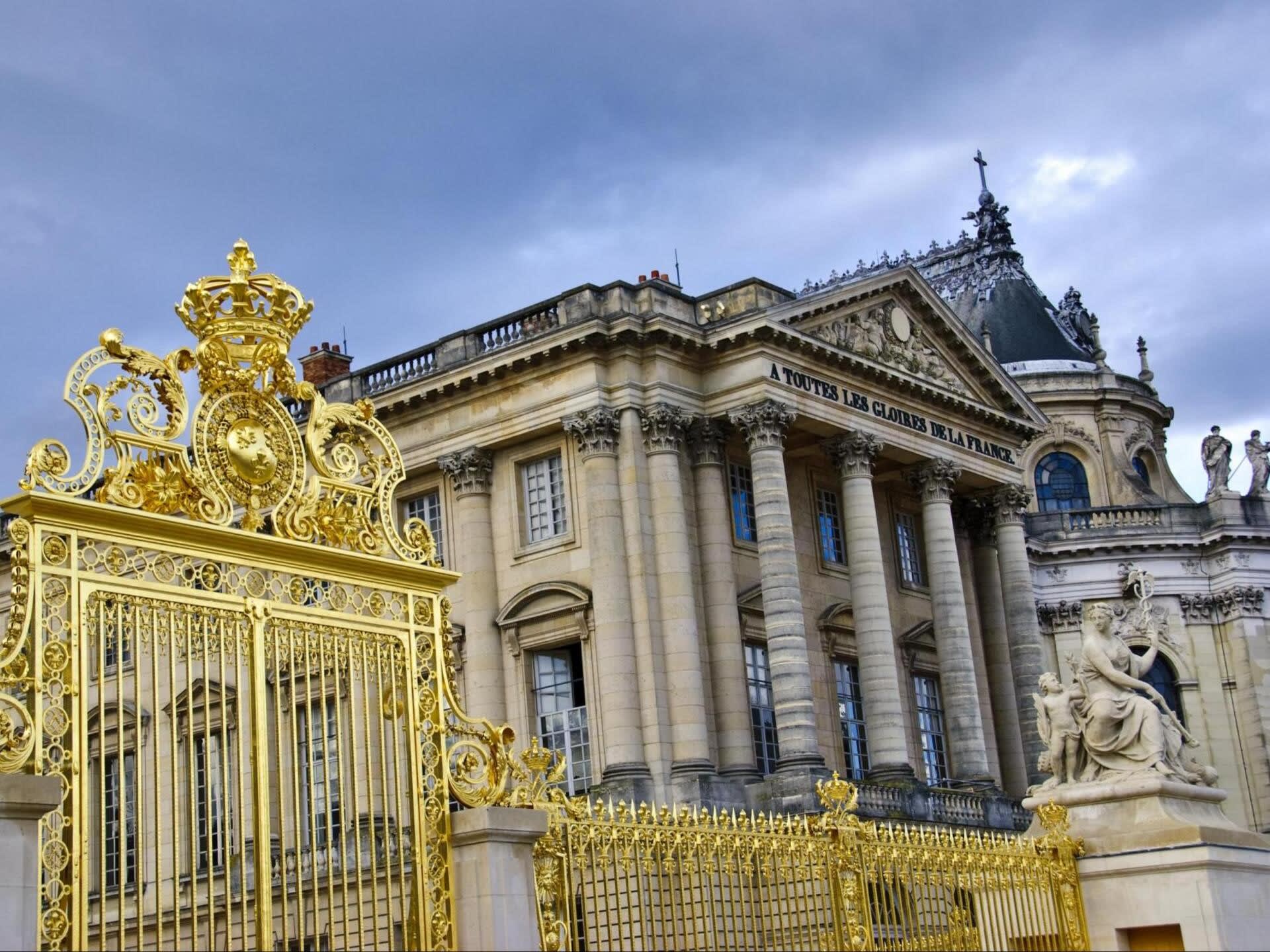 One Day Roundtrip Transportation Only to Versailles ex Paris