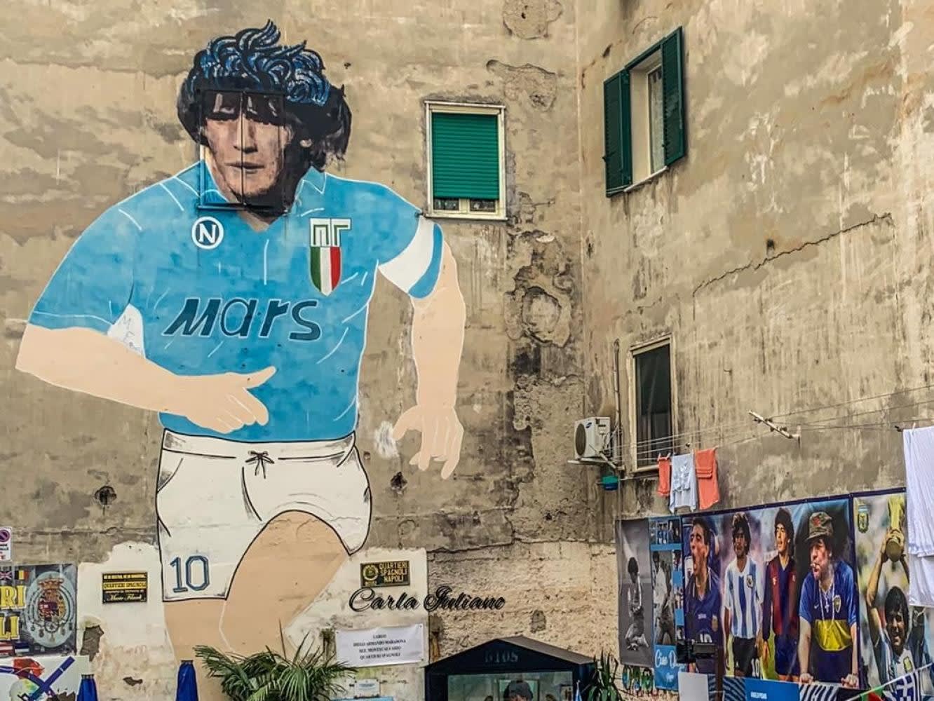 Naples & its King Maradona Walking tour from Rome