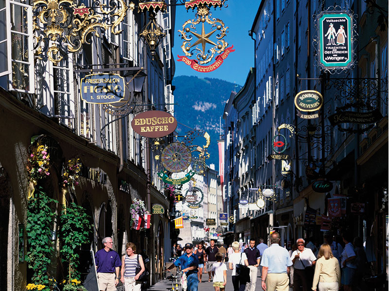Salzburg's 2.5 Hrs Introductory Private Tour With a Historian