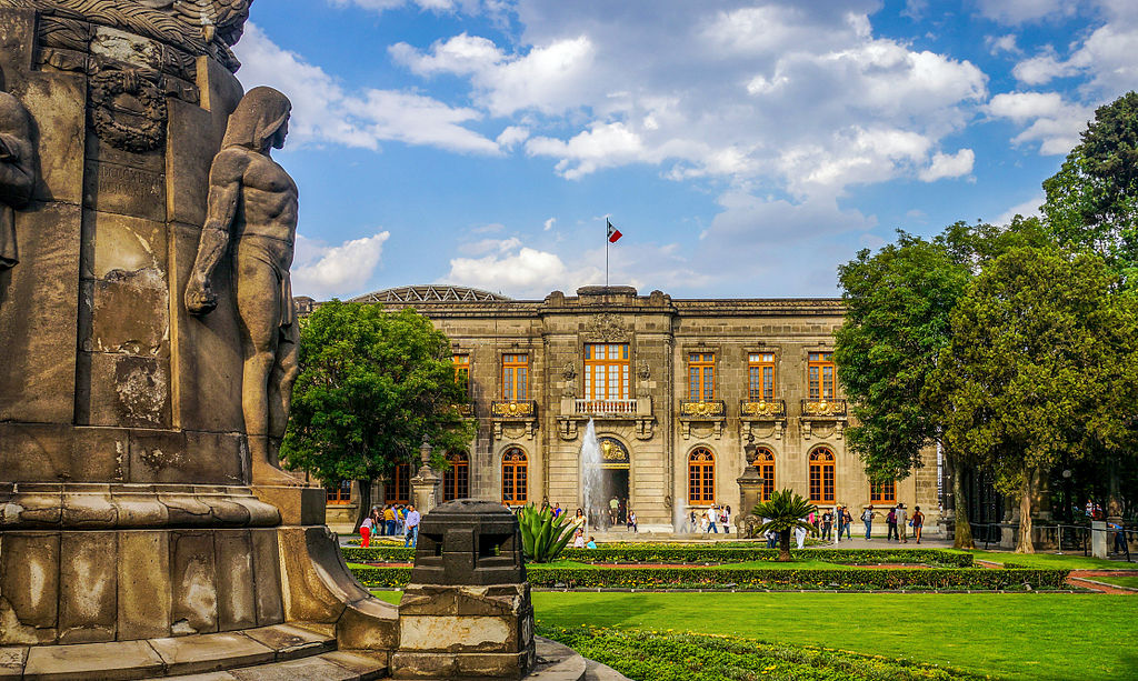 Mexico City: Chapultepec Castle & Anthropology Museum Private Tour