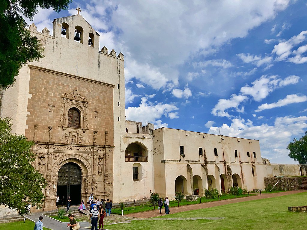 Mexico: Teotihuacan, Acolman Monastery & Pi√±atas Tour