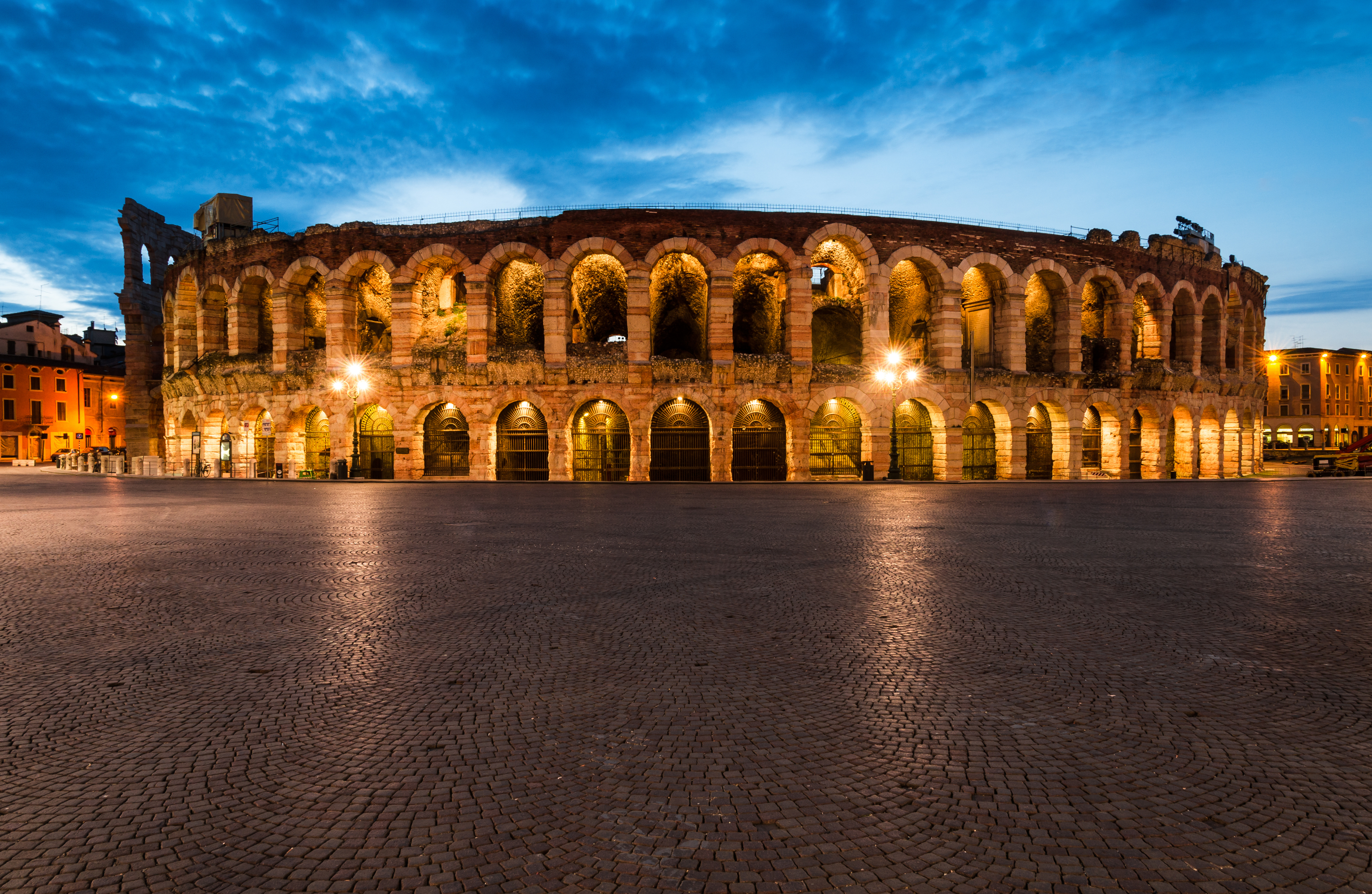 Guided tour of Verona through history and cuisine