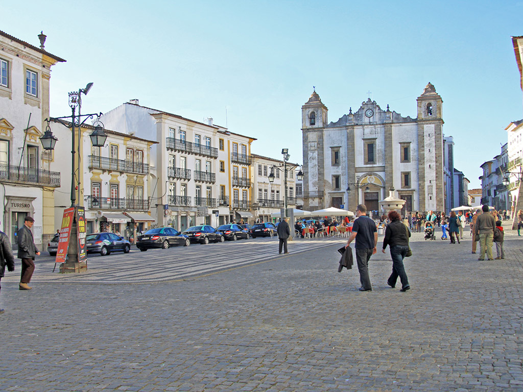 Highlights of Evora Tour by Minibus