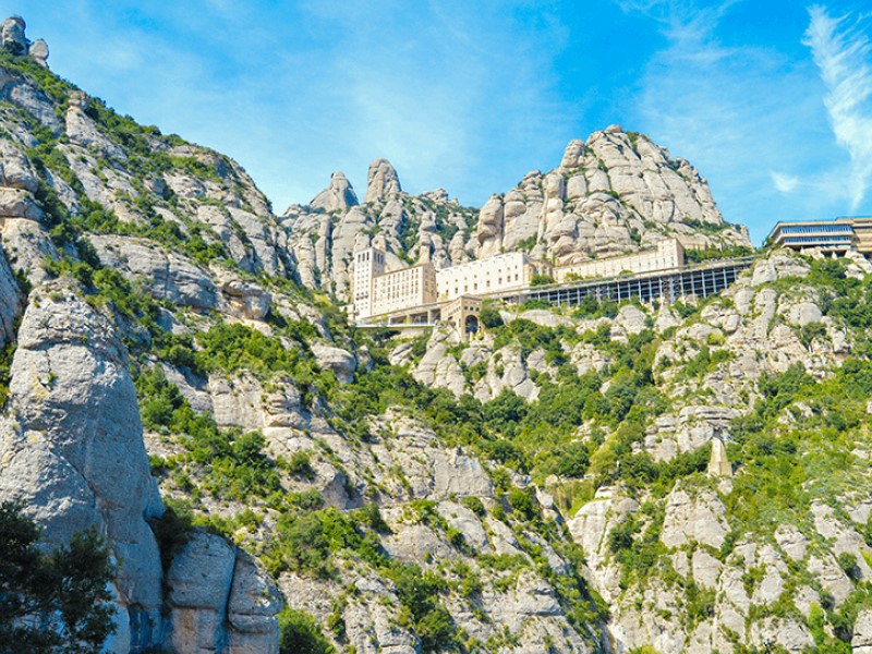 Private Barcelona Montserrat Mountain Experience incl Lunch