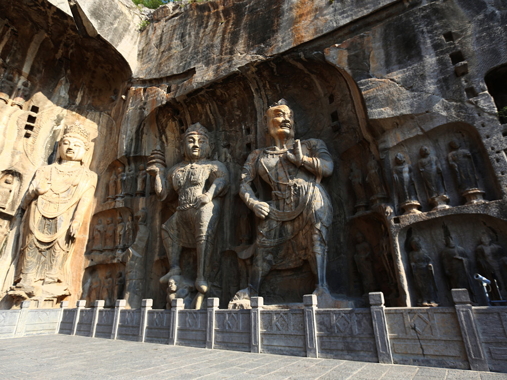 Full Day Longmen Grottoes and White Horse Temple Private